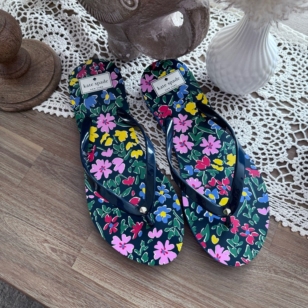 Kate Spade ♠️ flower pattern sandals